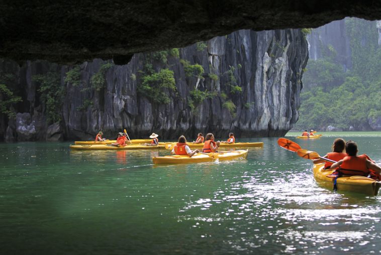 Carina_cruise_halong