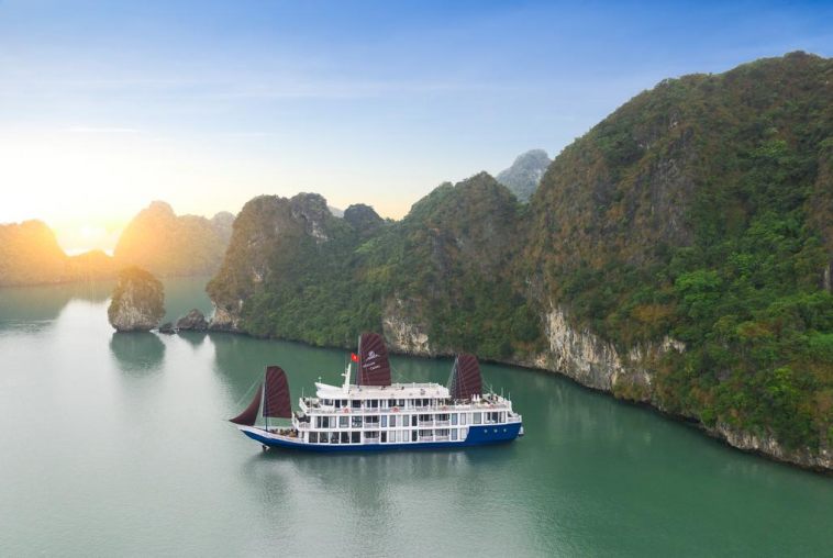 Du Thuyền Lapinta Luxury